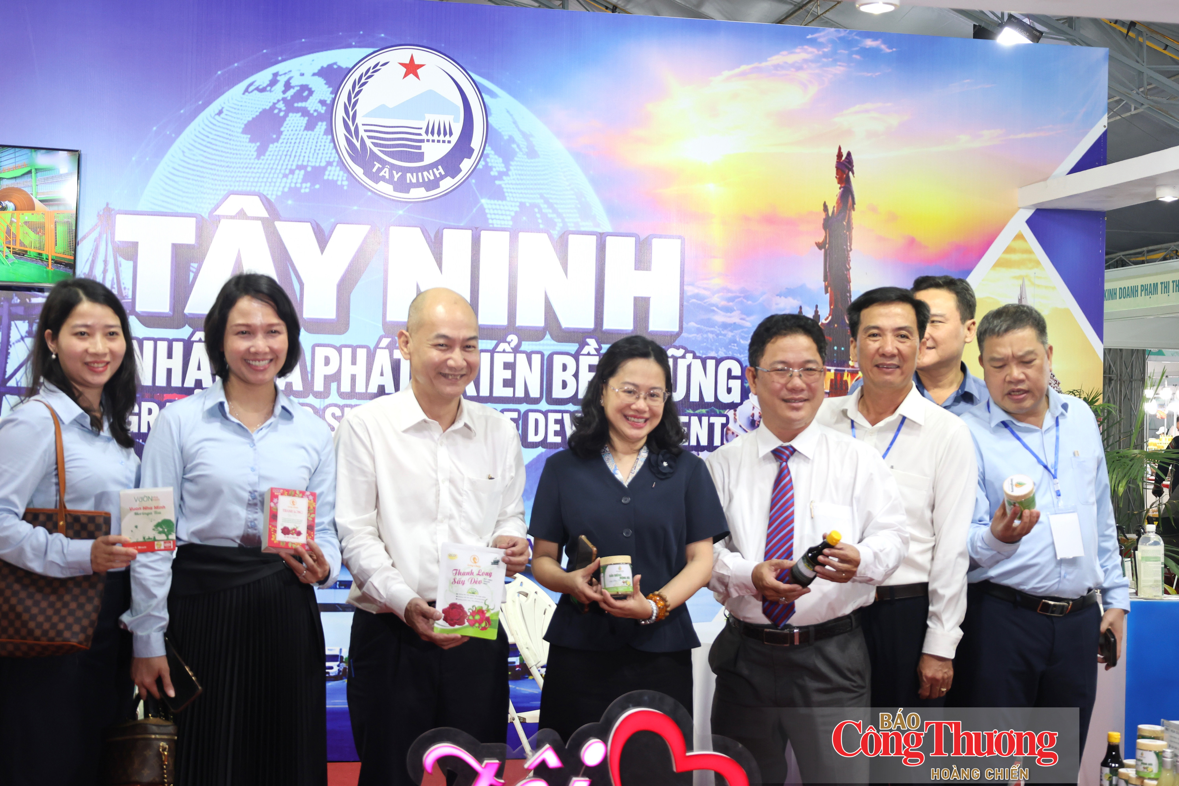 Khai mạc Hội chợ triển lãm sản phẩm công nghiệp nông thôn tiêu biểu Khu vực phía Nam 2026
