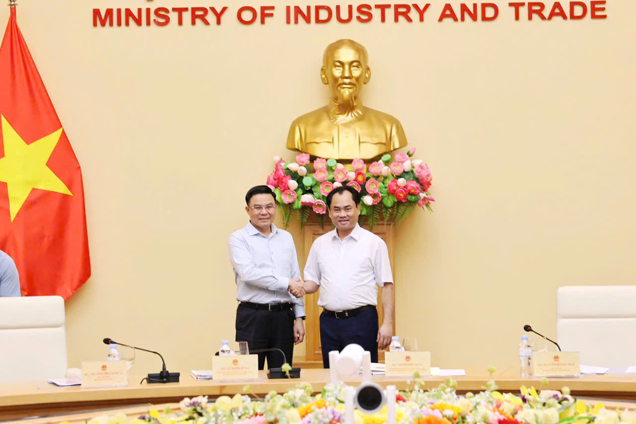 Bộ trưởng Bộ Công Thương làm việc với Bộ trưởng Bộ Nông nghiệp và Môi trường về công tác phối hợp trong quản lý nhà nước