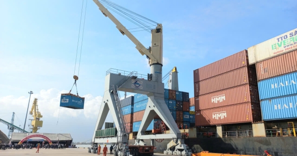 Huế phát triển hệ sinh thái logistics từ cảng biển đến khu công nghiệp