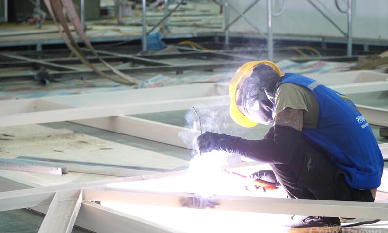 Cận cảnh hiện trường thi công triển lãm 80 năm ngành Công Thương