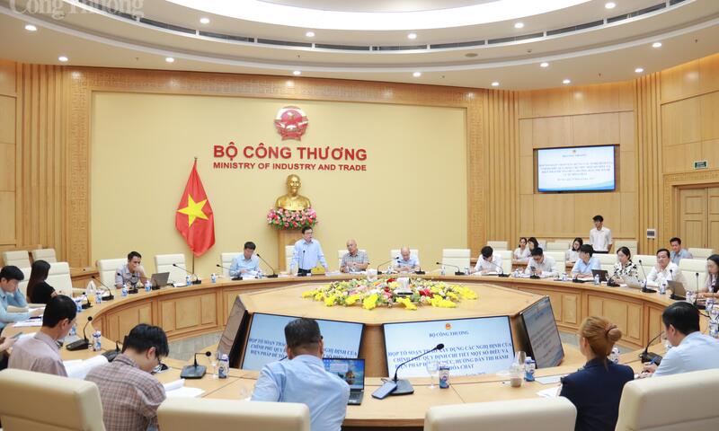 Chùm ảnh: Bộ Công Thương họp tổ soạn thảo xây dựng Nghị định thi hành Luật Hóa chất