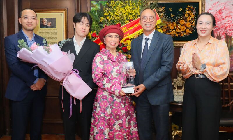 Anh hùng Lao động Việt Nam với tầm nhìn về thực phẩm sạch được vinh danh Doanh nhân xuất sắc Asean