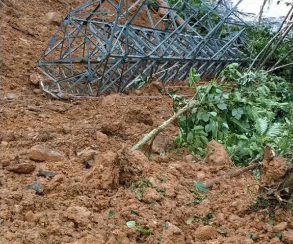 Đã Nẵng: Tập trung cao độ khôi phục cấp điện khu vực Phước Sơn