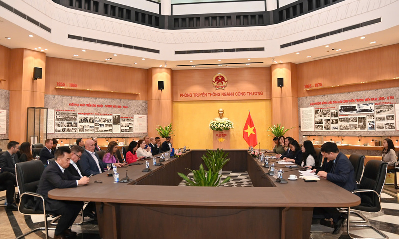 Thứ trưởng Nguyễn Sinh Nhật Tân làm việc với Đoàn doanh nghiệp New Zealand