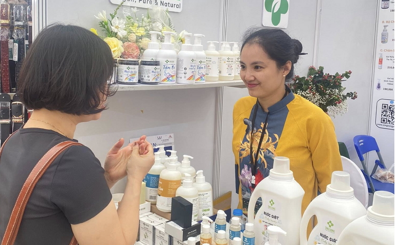 Singsong Vegan dành 5 ngày doanh thu tại Hội chợ Mùa Thu hỗ trợ vùng bão lũ