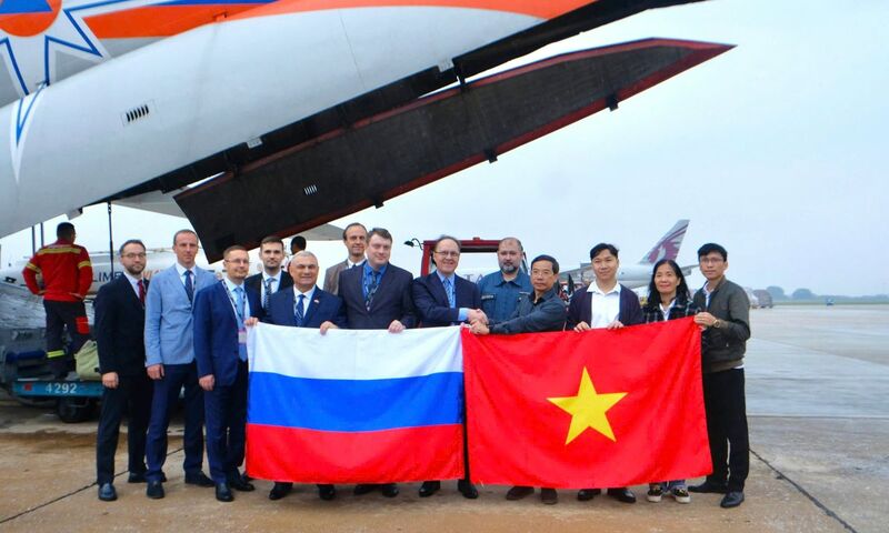 Chuyến bay đặc biệt từ Nga mang 29 tấn hàng cứu trợ tới Việt Nam