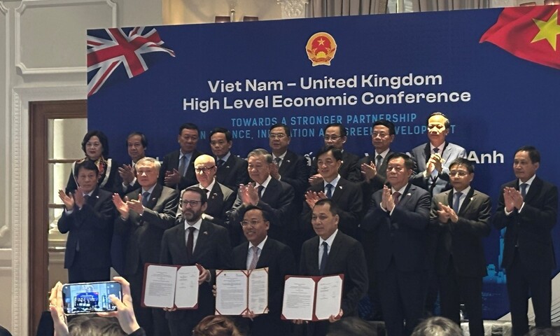 Tổng Bí thư Tô Lâm chứng kiến Lễ trao thỏa thuận hợp tác Việt Nam - Vương quốc Anh