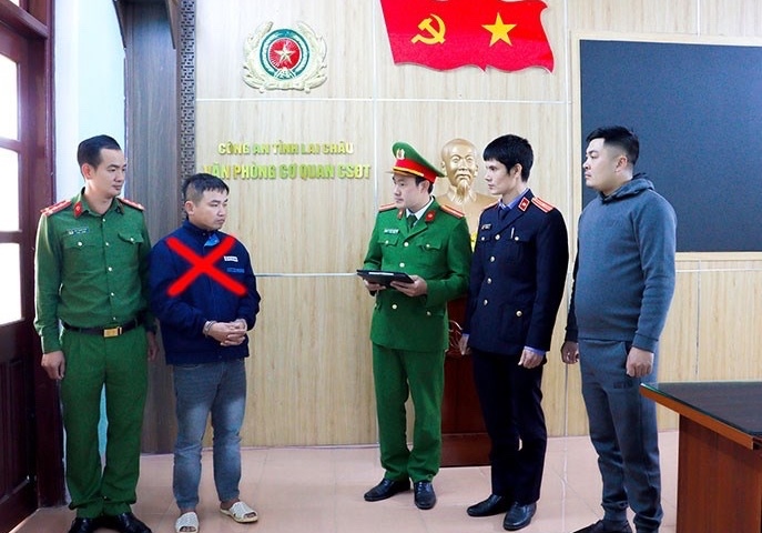 Công an Lai Châu bắt đối tượng giả danh người dân báo tin hàng lậu