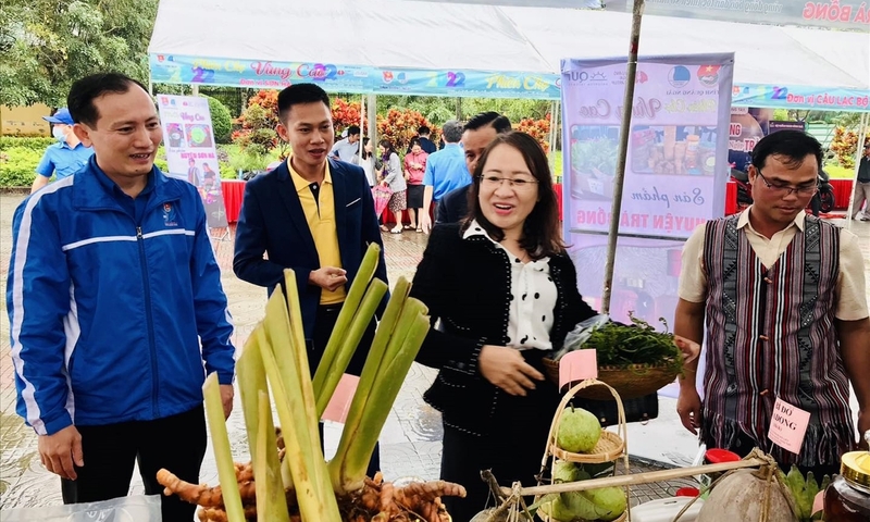 Quảng Ngãi đầu tư hạ tầng chợ miền núi, thúc đẩy thương mại vùng cao