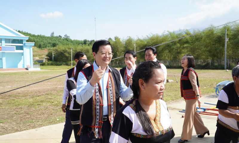 Phó Thủ tướng Mai Văn Chính dự Ngày hội Đại đoàn kết tại Khánh Hòa
