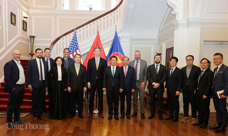 Bộ trưởng Nguyễn Hồng Diên làm việc với Hiệp hội Kinh doanh và thương mại giày dép Mỹ