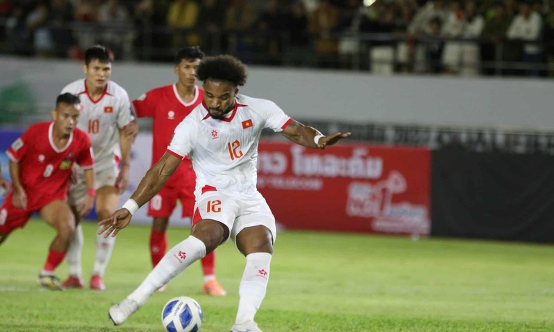 Việt Nam thắng Lào 2 - 0: Xuân Son toả sáng, Tuấn Hải ghi siêu phẩm