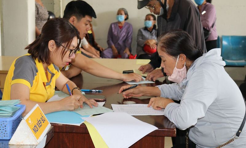 Chi trả gộp 3 tháng lương hưu, trợ cấp cho người dân 4 tỉnh bị bão lũ