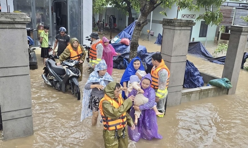 ‘Sóng ngầm' tin giả mưa lũ không thể chia rẽ tinh thần đoàn kết dân tộc