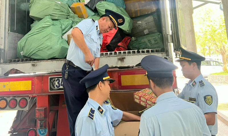 Thành phố Huế: Tăng cường kiểm soát thị trường hàng hóa cuối năm