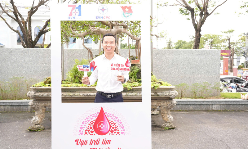 Trưởng ca trẻ ‘vừa hồng vừa chuyên’ của Sông Bung 4