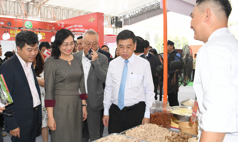 Chùm ảnh: Ngày của Phở 2025: Nâng tầm, lan toả thương hiệu gạo Việt