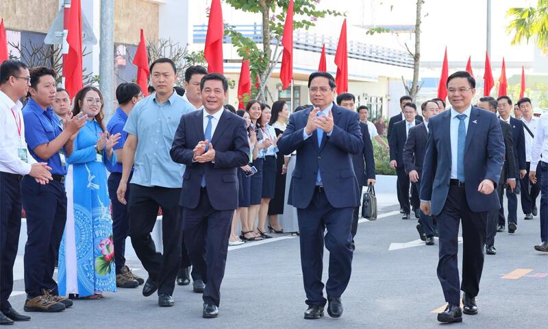 Chùm ảnh: Bộ trưởng Nguyễn Hồng Diên dự Lễ khánh thành nhà máy điện khí LNG đầu tiên của Việt Nam