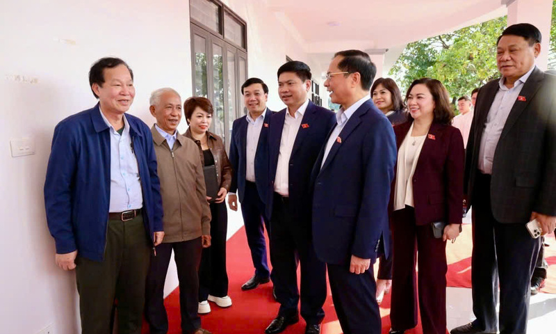 Phó Thủ tướng Bùi Thanh Sơn tiếp xúc cử tri tại Phú Thọ