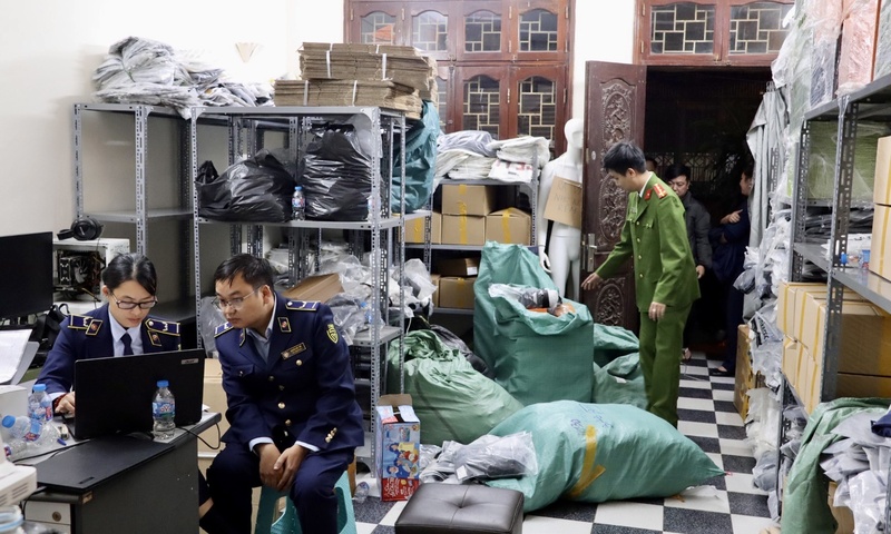 Hà Nội: Phát hiện hàng nghìn sản phẩm ‘hàng hiệu’ nghi giả mạo 