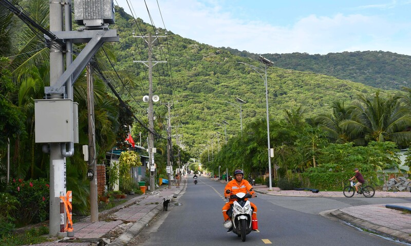 Điện lưới quốc gia: Cú hích cho Côn Đảo phát triển xanh, bền vững