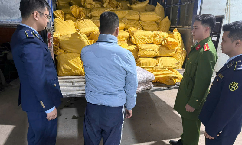 Cao Bằng: Phát hiện, tạm giữ  gần 12 tấn chân gà không rõ nguồn gốc