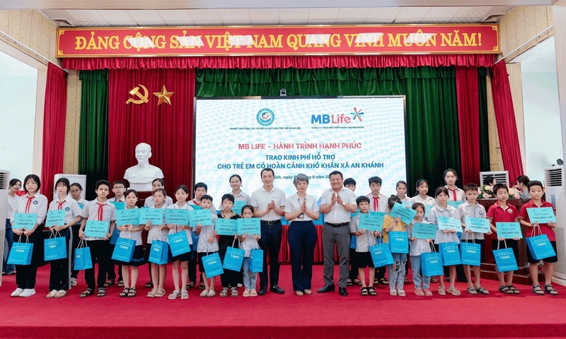 MB Life chi trả quyền lợi khách hàng bị ảnh hưởng mưa lũ tại Đắk Lắk