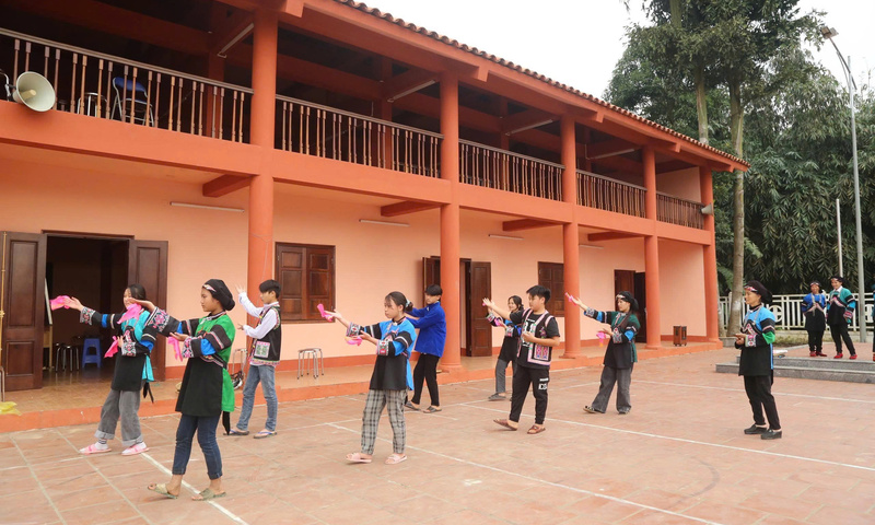 Người Bố Y ở Mường Khương chung sức xây dựng nông thôn mới