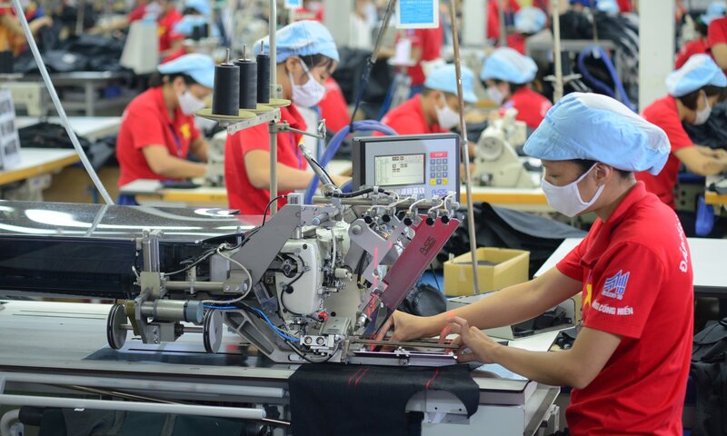 Dệt may Việt Nam vượt sóng lớn, định hình đường dài