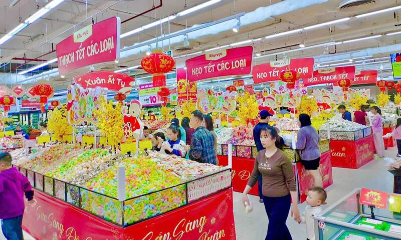 Thủ tướng yêu cầu bảo đảm nguồn cung hàng hóa thiết yếu dịp Tết