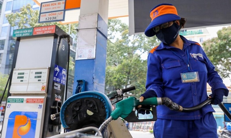 Điều hành xăng dầu năm 2025: Ổn định nguồn cung, linh hoạt giá