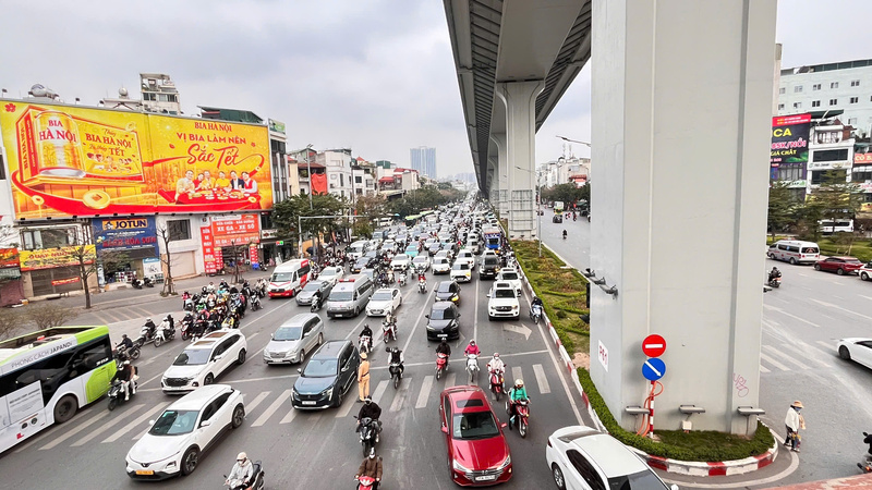 Giao thông cửa ngõ Hà Nội ùn tắc sau kỳ nghỉ tết Dương lịch