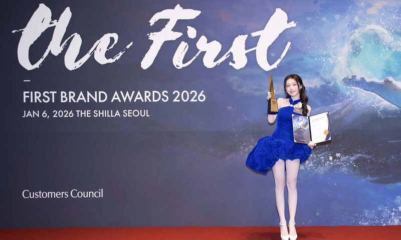'Em xinh' Han Sara nhận giải thưởng Korea First Brand Award 2026 