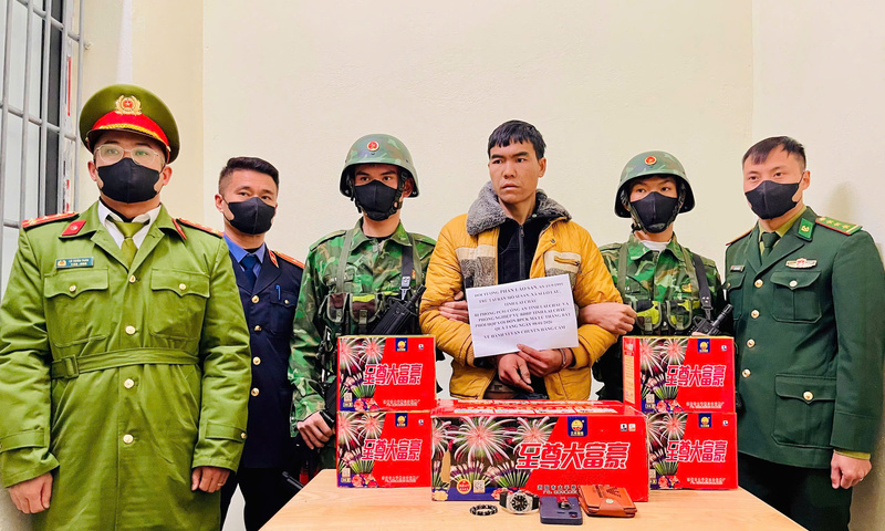 Lai Châu: Bắt giữ đối tượng vận chuyển 15,5kg pháo lậu qua biên giới