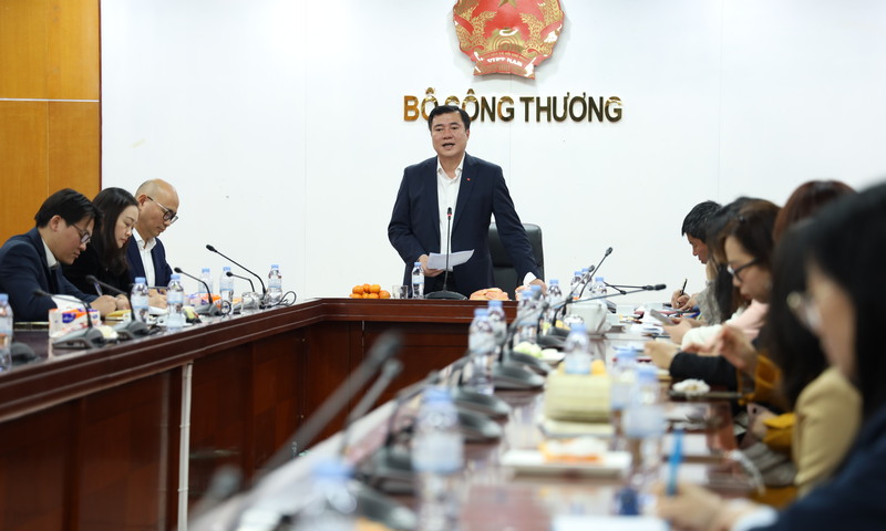 Thứ trưởng Nguyễn Sinh Nhật Tân: Tạo hành lang pháp lý vững chắc cho phòng vệ thương mại