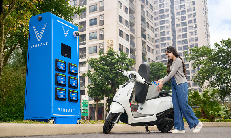 VinFast ra mắt 4 xe máy điện mới, hoàn thiện 4.500 trạm đổi pin