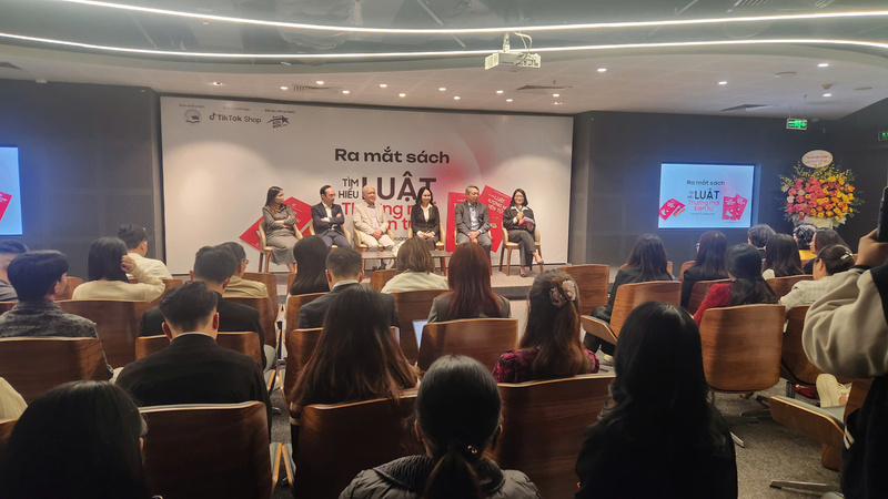 Ra mắt cuốn sách ‘Tìm hiểu Luật Thương mại điện tử’