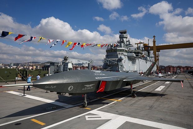 Thổ Nhĩ Kỳ thử nghiệm UAV có tính gần bằng máy bay chiến đấu thật