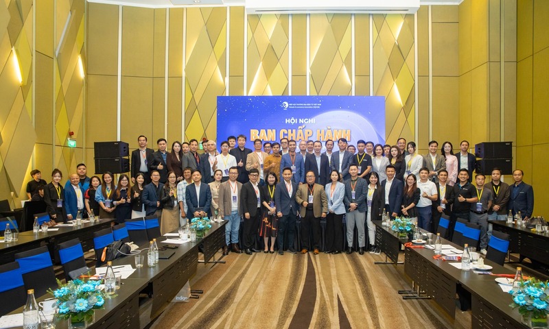 Dấu ấn VECOM trong năm chuyển tiếp của thương mại điện tử Việt Nam