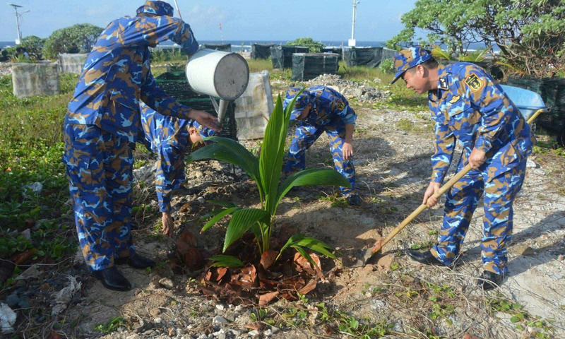 Trồng mới hơn 200.000 cây xanh tại quần đảo Trường Sa