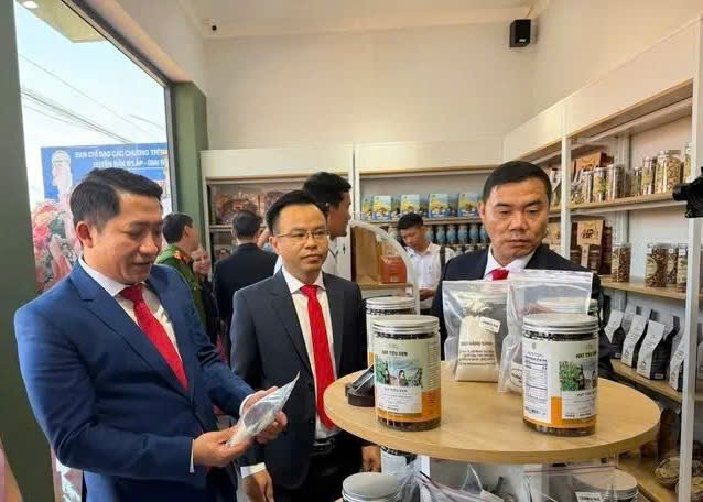 Lâm Đồng: Một xã tiên phong mô hình 'Xã thương mại điện tử' 