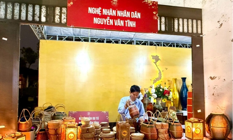 Hà Nội: Mùa xuân lan toả giá trị sản phẩm làng nghề Việt