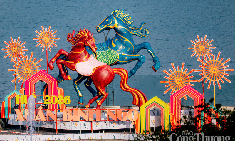 Thành phố Huế rực rỡ sắc xuân Bính Ngọ