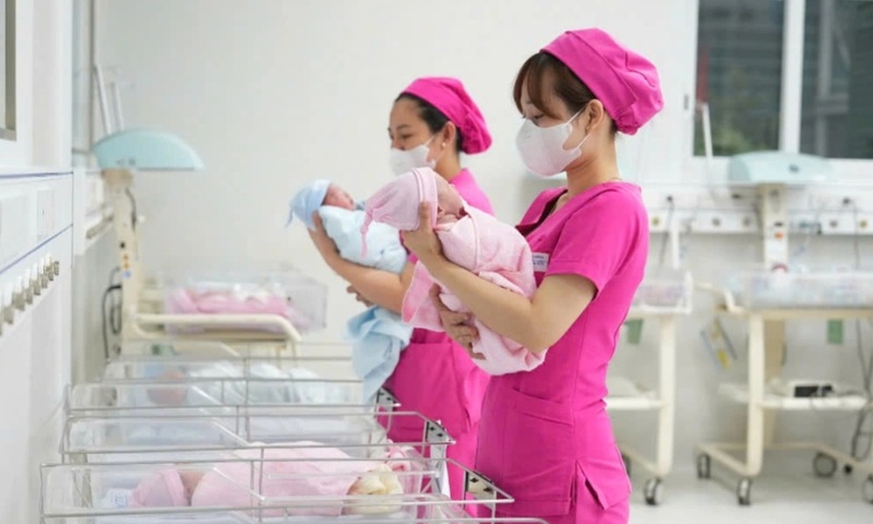 Chính sách dân số mới nhất: Thêm nhiều hỗ trợ khi sinh đủ 2 con