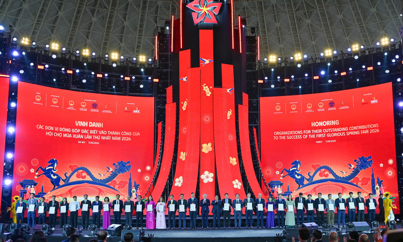 Vinh danh 65 đơn vị đóng góp tiêu biểu tại Hội chợ Mùa Xuân 2026