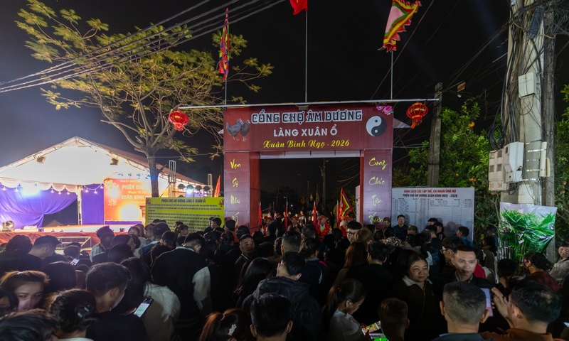 Chợ Âm Dương Kinh Bắc vào hội, hút khách thập phương