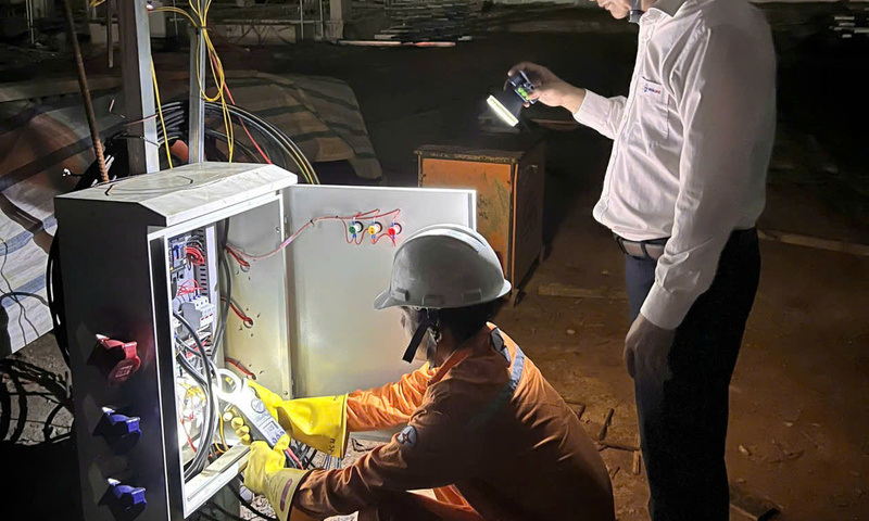 Thành phố Huế: Tết trọn vẹn hơn nhờ dòng điện thông suốt