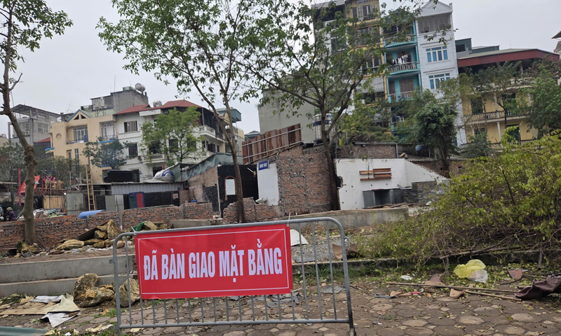 Các cơ sở kinh doanh trên đường Xuân Tảo tự tháo dỡ, bàn giao mặt bằng