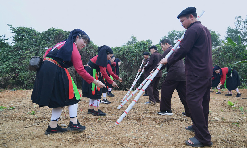 Hà Nội: Tái hiện lễ hội xuống đồng của người Cao Lan ở Phú Thọ