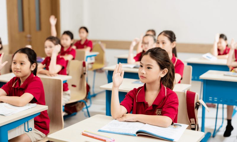 Bộ Giáo dục và Đào tạo: Tăng ràng buộc pháp lý, ngăn học sinh bỏ học giữa chừng